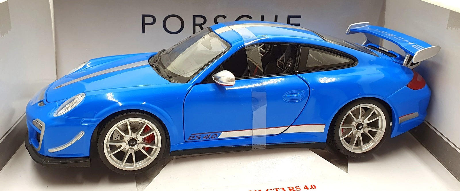 Burago 1/18 Scale Diecast 18-11036 - Porsche 911 GT3 RS 4.0 - Blue