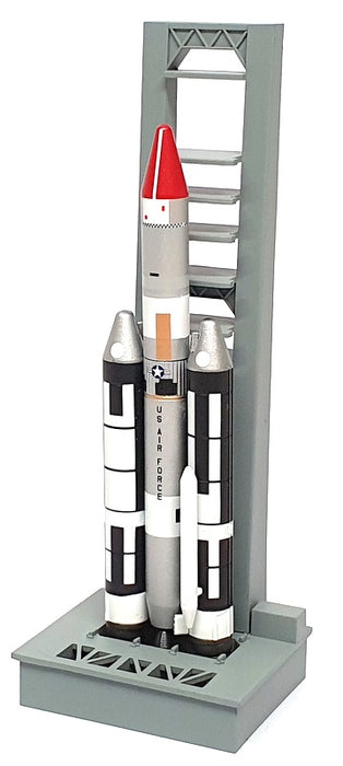 Dragon 1/400 Scale 56341 - NASA Titan IIIC Rocket Maiden Flight W/Launch Pad