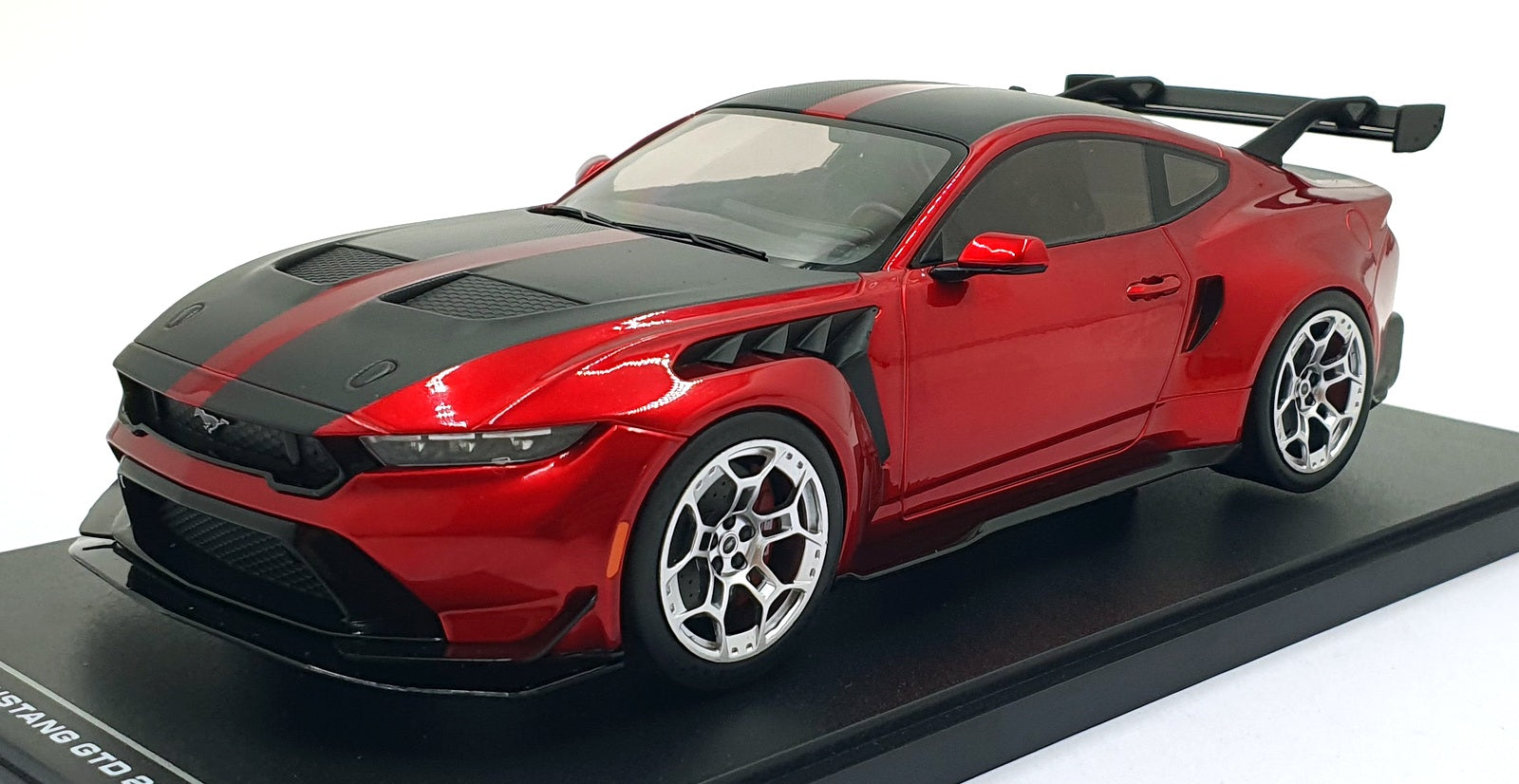 IXO 1/18 Scale Diecast IXOSPMCG18577 - 2025 Ford Mustang GTD - Dark Red