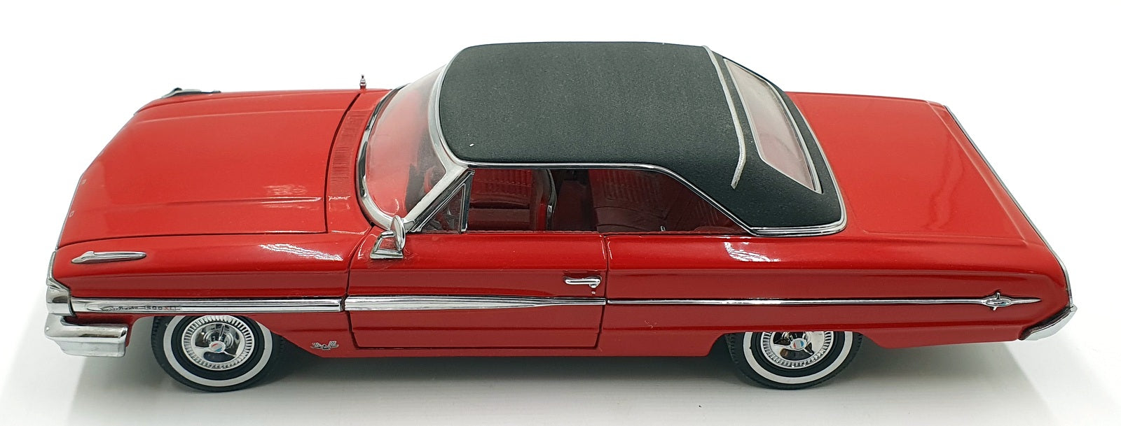 Sun Star 1/18 Scale Diecast 12226H - 1964 Ford Galaxie 500 - Red/Black