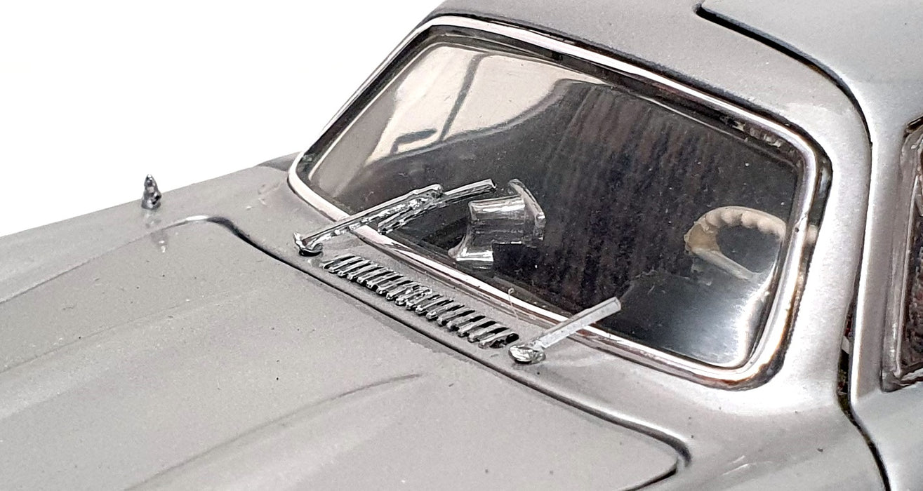 Franklin Mint 1/24 Scale 17626B - 1954 Mercedes Benz 300SL - Silver