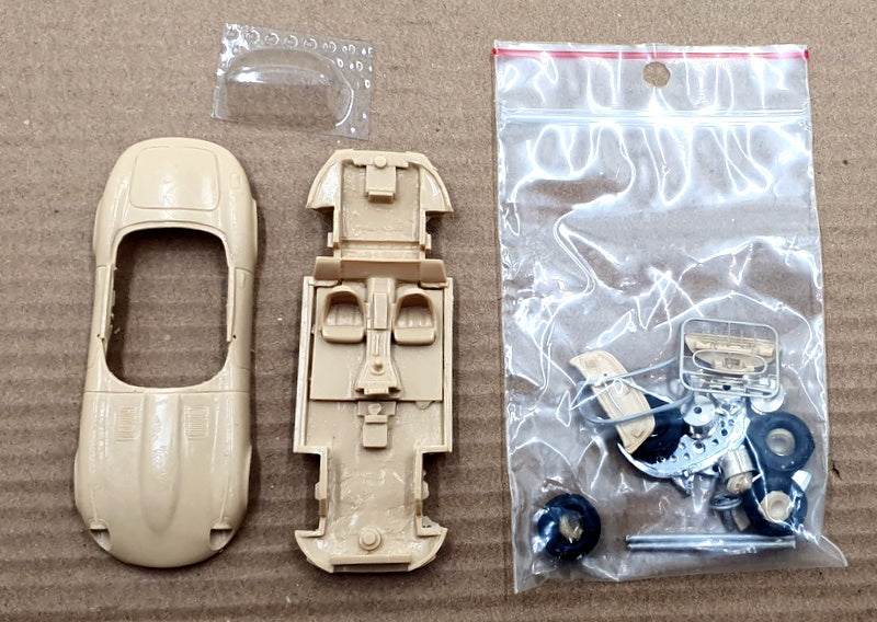 Kit Miniature Tenariv 1/43 – Aston Martin Saloon – PM2924C – Résine