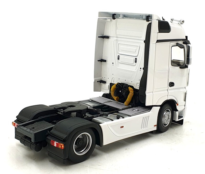 Marge Models 1/32 Scale 1909-01 - Mercedes Benz Actros Bigspace 4x2 Truck White