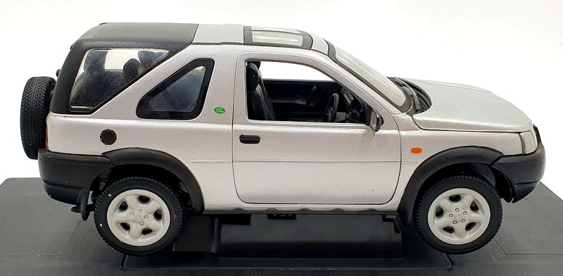 Ertl 1/18 Scale Diecast 40651 - Land Rover Freelander V6 - Silver