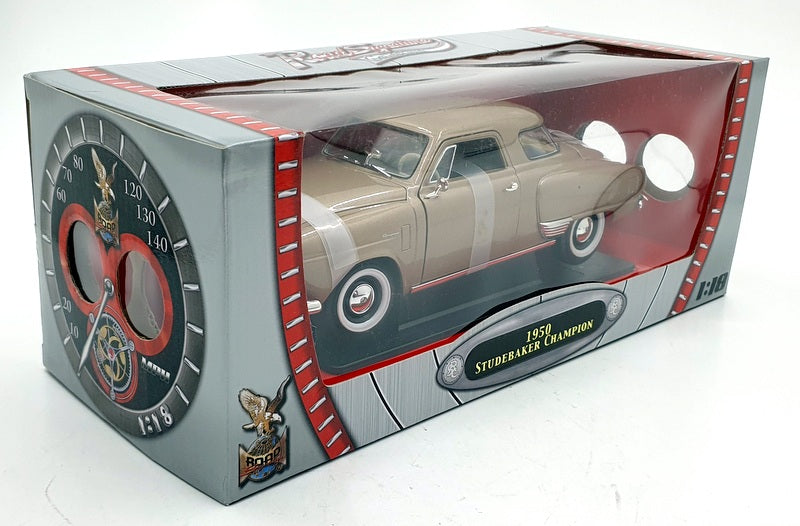Road Signature 1/18 Scale 92478 - 1950 Studebaker Champion - Gold
