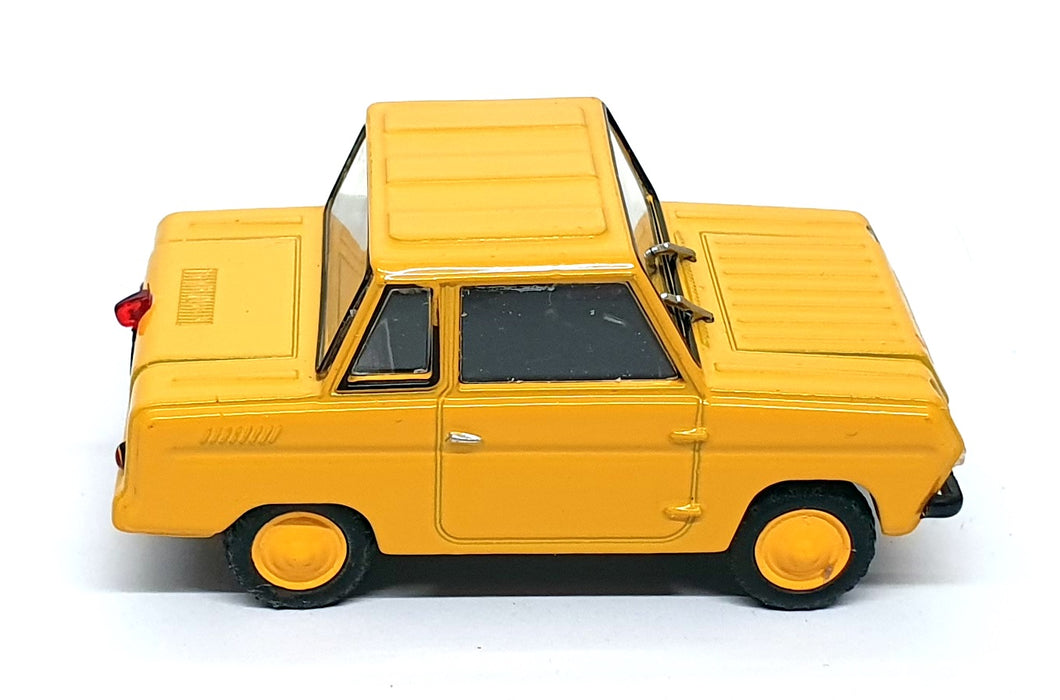 DeAgostini 1/43 Scale 185139 - CM3 C-3D Russian Car - Yellow