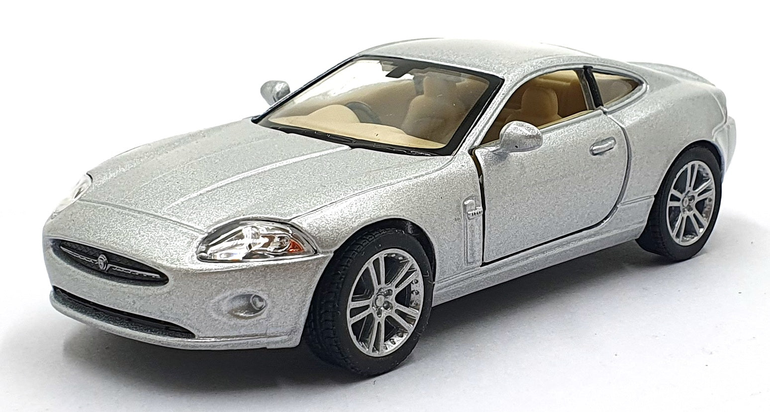 Kinsmart 1/38 Scale Pull Back & Go KT5321D - Jaguar XK Coupe - Silver