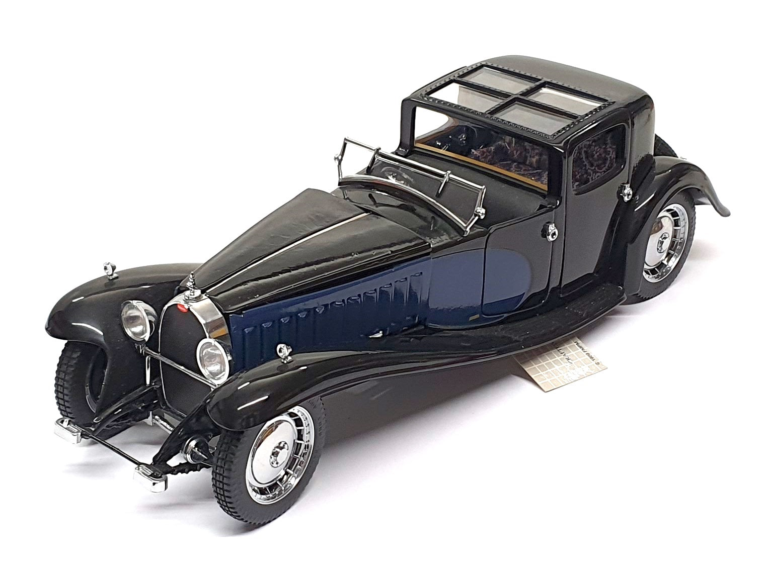 Franklin Mint 1/24 Scale 19626D - 1930 Bugatti Coupe Napoleon - Black/Blue