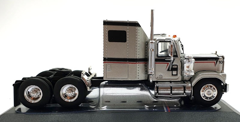 Ixo 1/64 Scale U64TR004 - 1980 GMC General - Silver