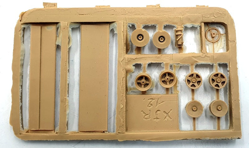 Provence Moulage 1/43 Scale Kit K472 - Jaguar XJR 12 1 Daytona 1990