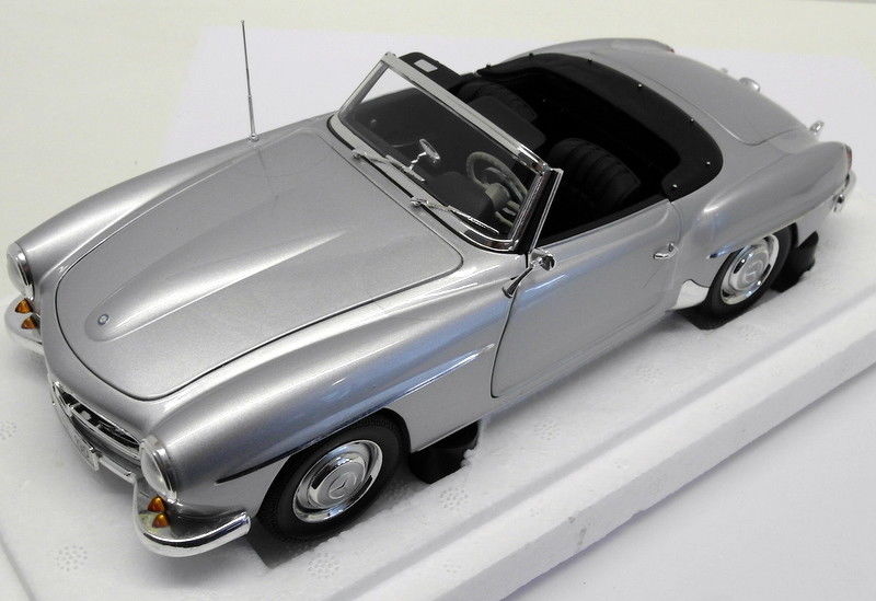 Minichamps 1/18 Scale Diecast 100 037031 - Mercedes Benz  190 SL 1955 Silver