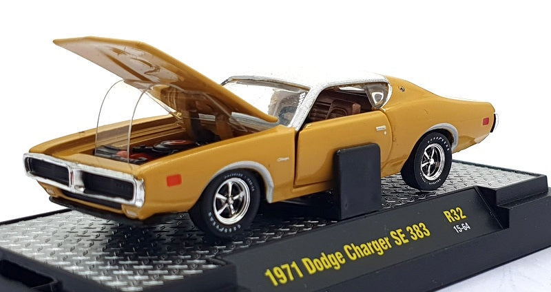 Castline M2 Machines 1/64 Scale R32 - 1971 Dodge Charger SE 383 - Mustard/White