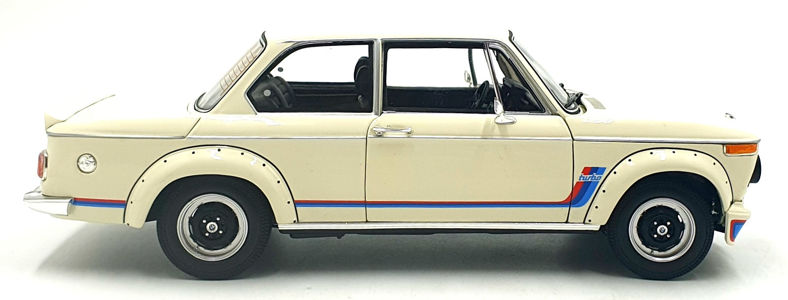 Kyosho 1/18 Scale 08544W - BMW 2002 Turbo - White