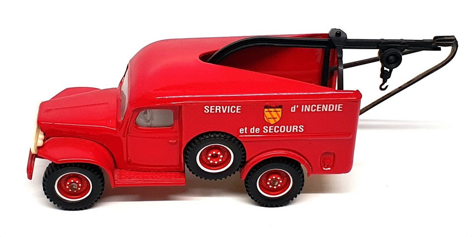 Solido Toner Gam I 1/50 Scale 2156 - Dodge Depanneuse Fire Truck - Red