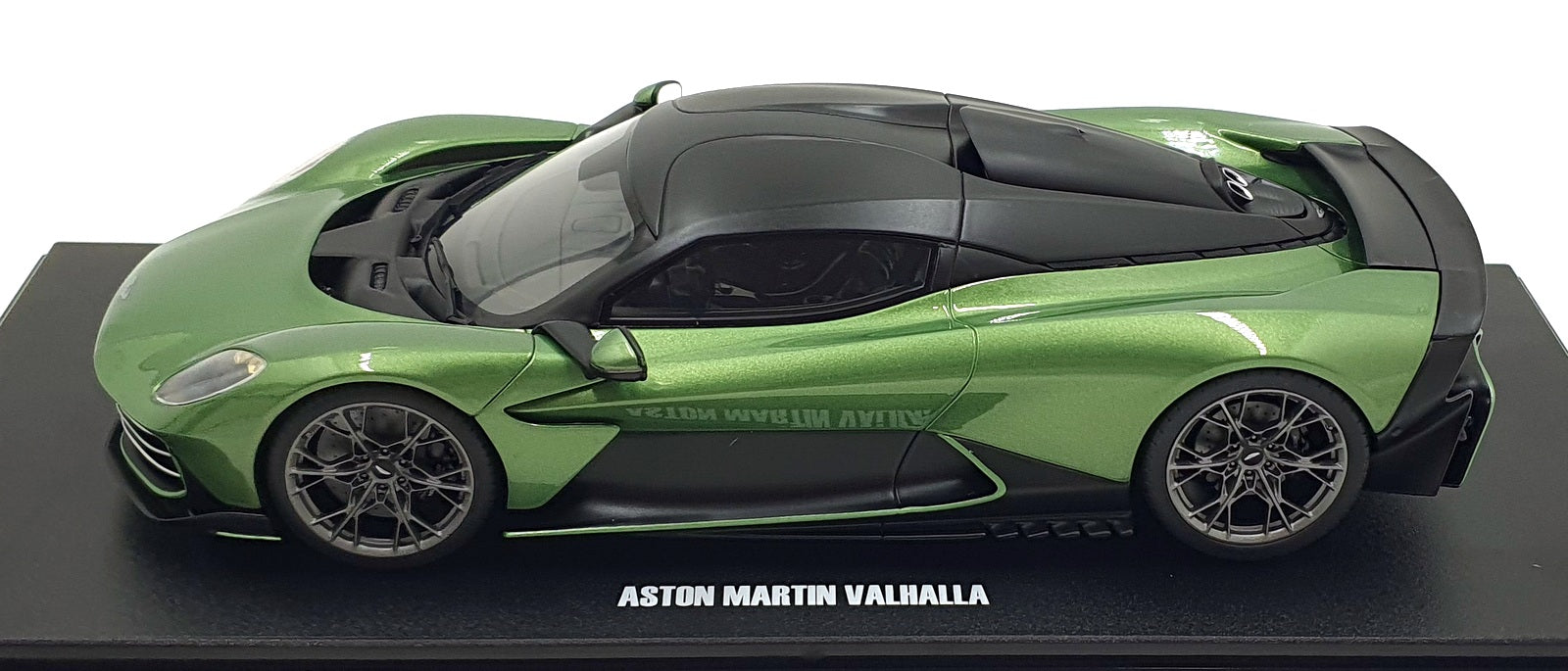 GT Spirit 1/18 Scale Resin GT558 - Aston Martin Valhalla - Met. Green