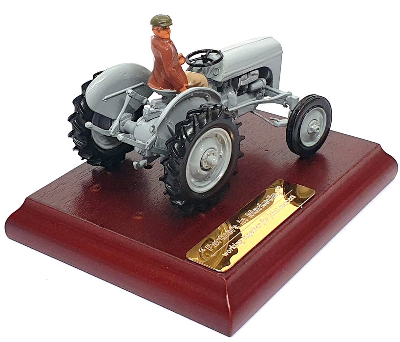 Britains 1/32 Scale 8711 - Ferguson TE 20 Tractor With Driver On Plinth - Grey