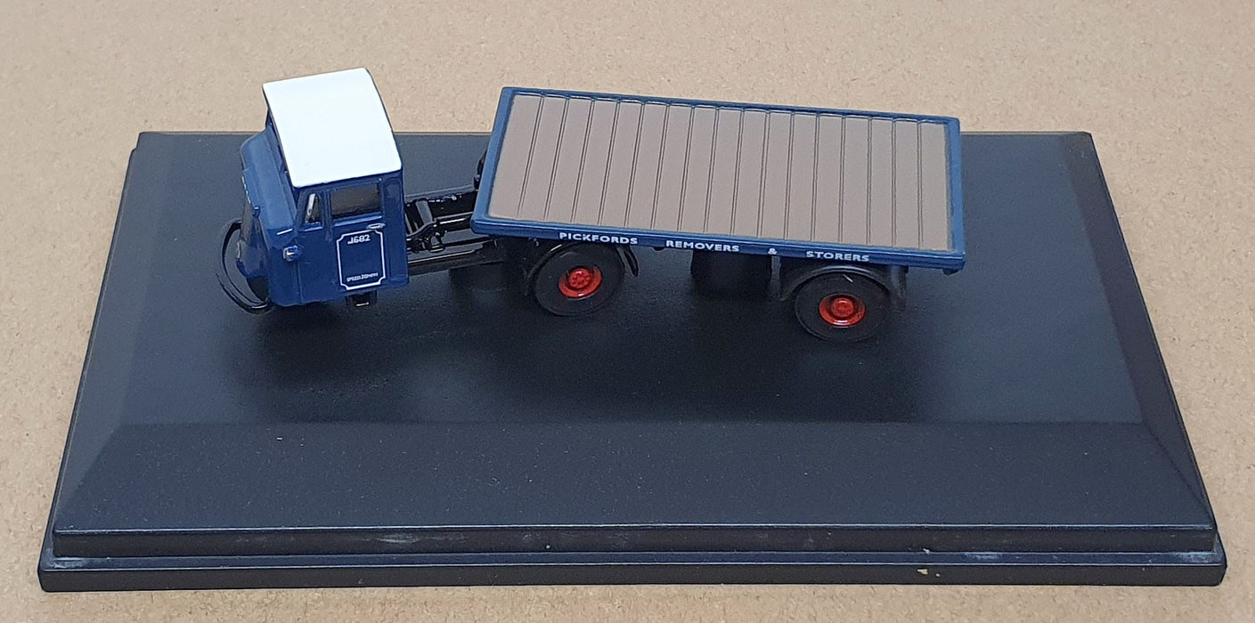 Oxford Diecast 1/76 Scale 76MH007 - Mechanical Horse Flatbed Trailer Pickfords