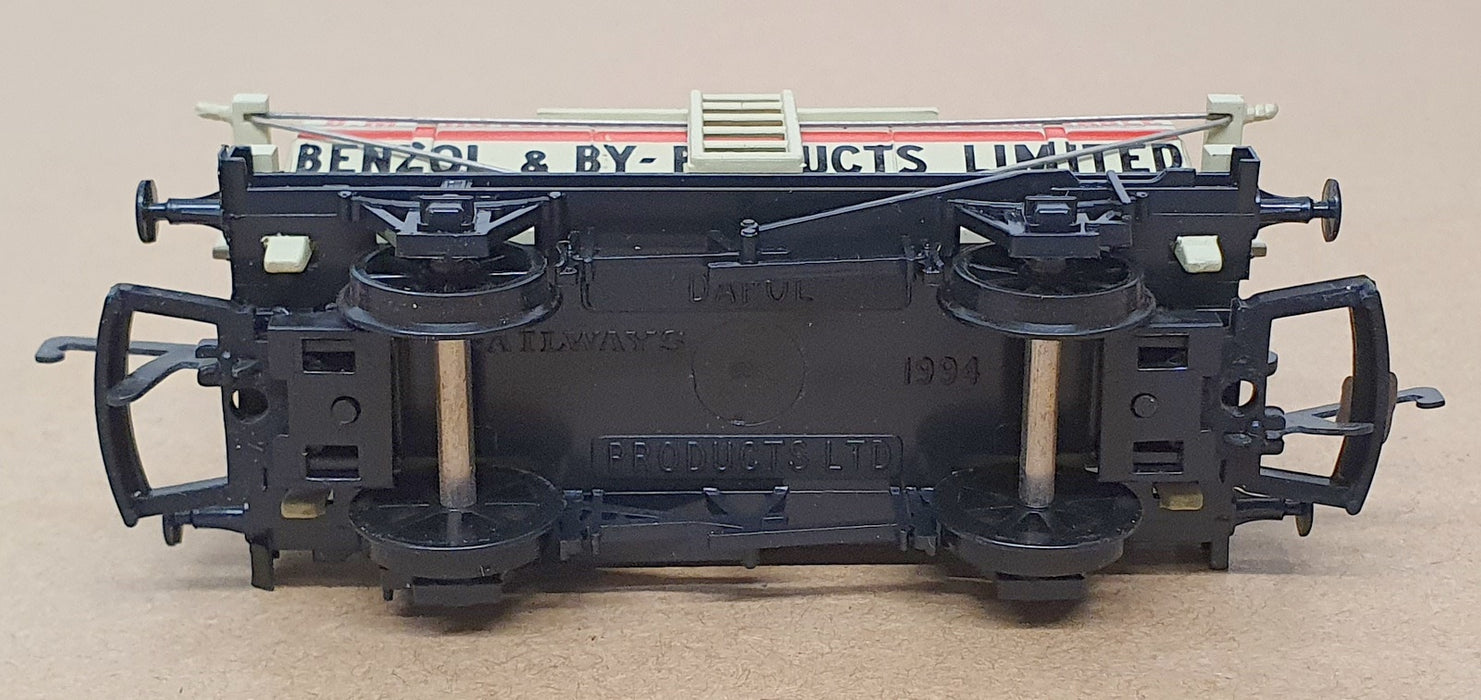 Dapol OO Gauge (1/76) B136 - 12 Ton Tank Wagon Benzole By Products
