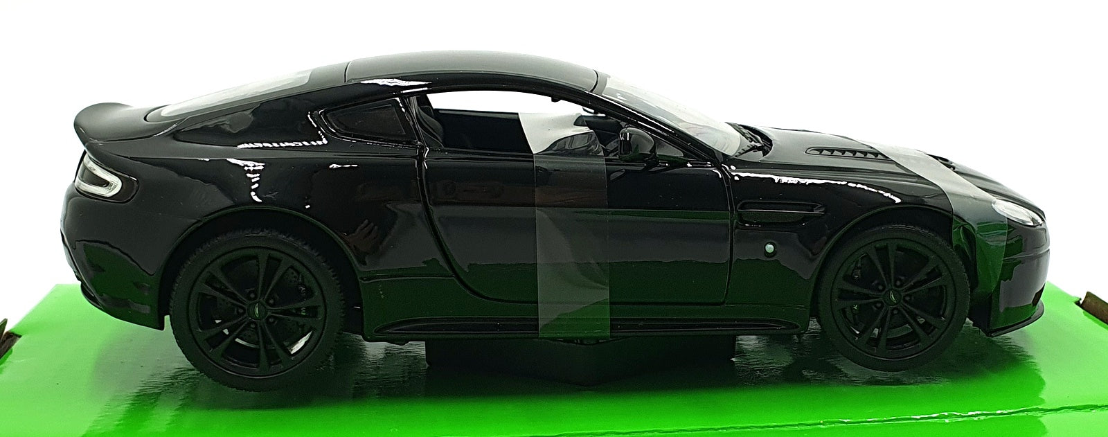 Welly NEX 1/24 Scale Diecast 24129W-BK - Aston Martin Vantage - Black