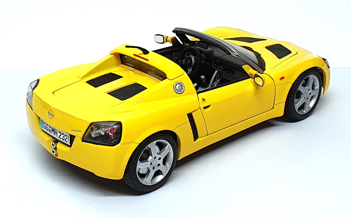 Maisto 1/18 Scale Diecast 26725C - Opel Speedster - Yellow