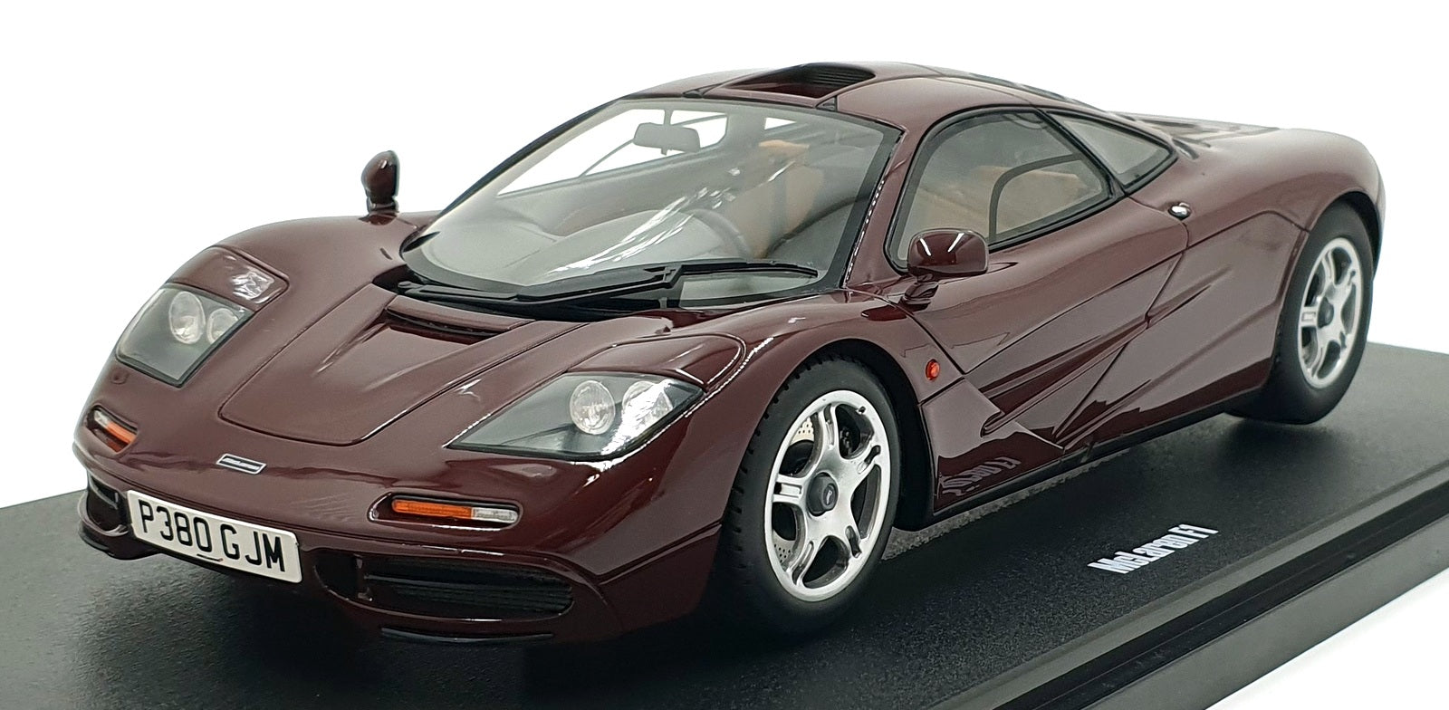 GT Spirit 1/18 Scale Resin GT534 -McLaren F1 - Maroon