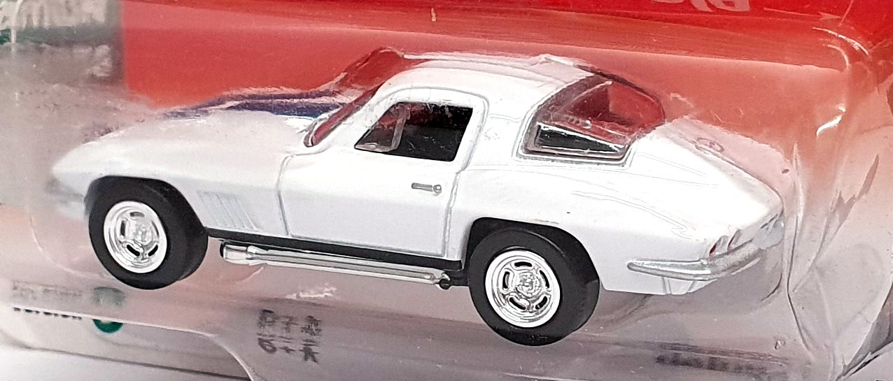 Auto World 1/64 Scale AW64021 - 1967 Chevrolet Corvette 427 - White