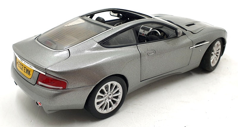 Beanstalk 1/18 Scale Diecast 14525F - Aston Martin V12 Vanquish - Met Grey