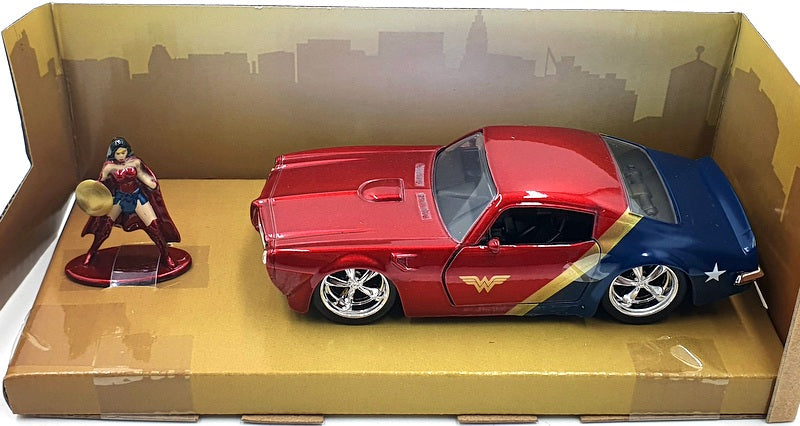 Jada 1/32 Scale 81330 - Wonder Woman Figure And 1972 Pontiac Firebird