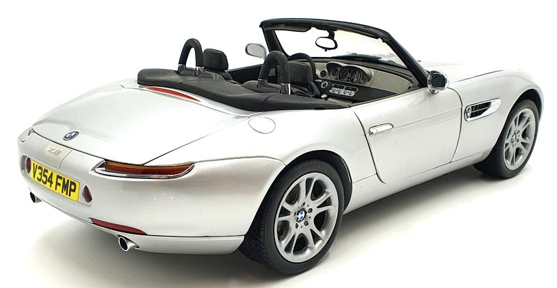 Kyosho 1/12 scale Diecast 08601S BMW Z8 James Bond OO7 The World Is Not Enough