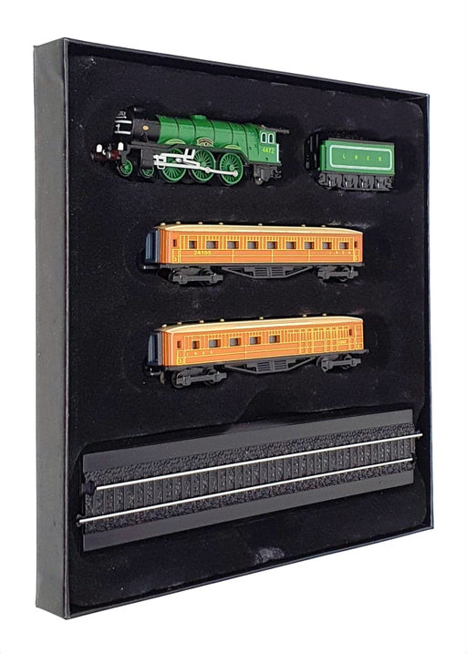 Atlas Editions 1/220 Scale 7 165 104 - The Flying Scotsman Train & 2 Coaches