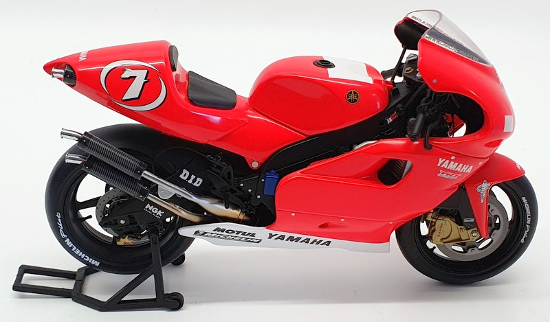 Minichamps 1/12 Scale 122 016307 - Yamaha YZR 500 Carlos Checa 2001