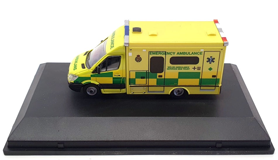 Oxford Diecast 1/76 Scale 76MA001 - Mercedes Benz Welsh Ambulance