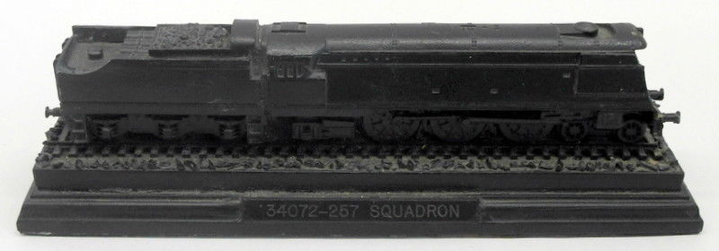 Classique Coal Model Locomotive Appx 30cm Long CL01 - 34072-257 Squadron