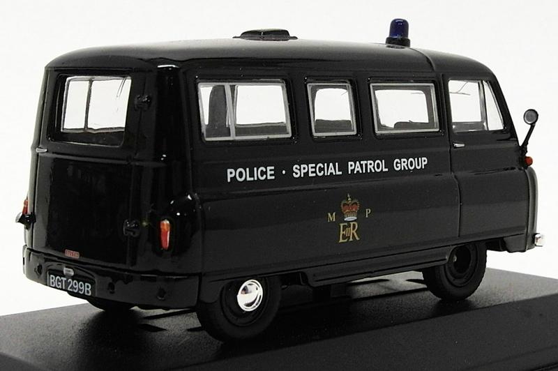 Atlas Editions 1/43 Scale 4 650 102 - Austin J2 Van - Metropolitan Police