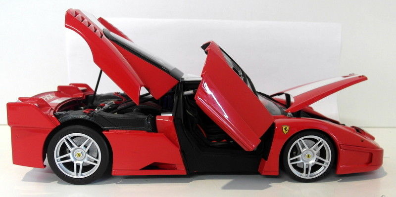 Hot Wheels Elite 1/18 Scale Diecast - J8246-0510 Ferrari FXX Red / White stripe