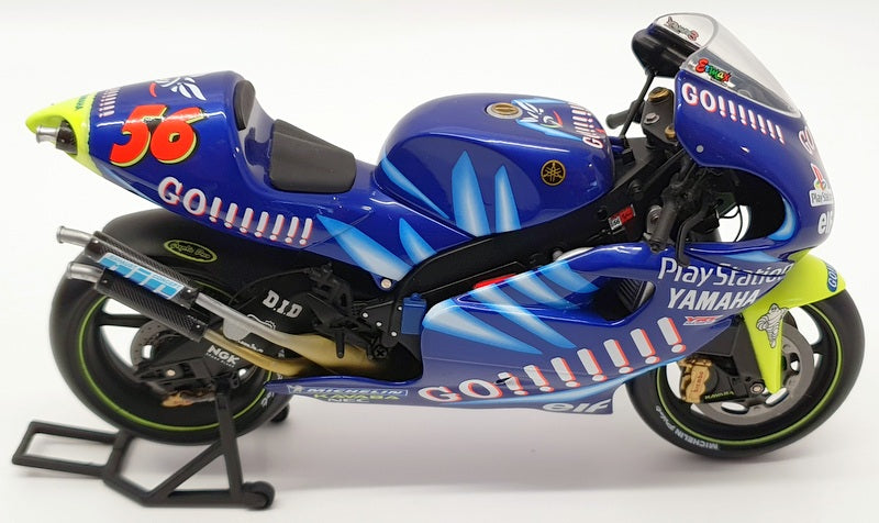 Minichamps 1/12 Scale 122 016356 - Yamaha YZR 500 Shinya Nakano 2001