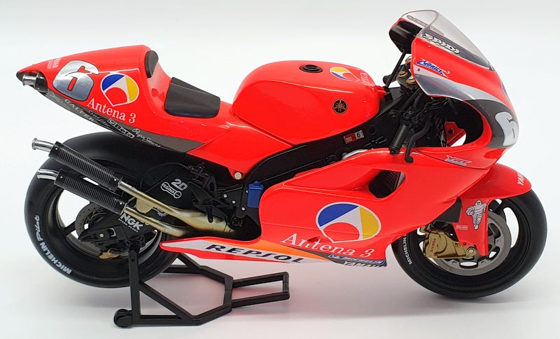 Minichamps 1/12 Scale 122 026320 - Yamaha YZR 500 Pere d'Antin MotoGP  2002