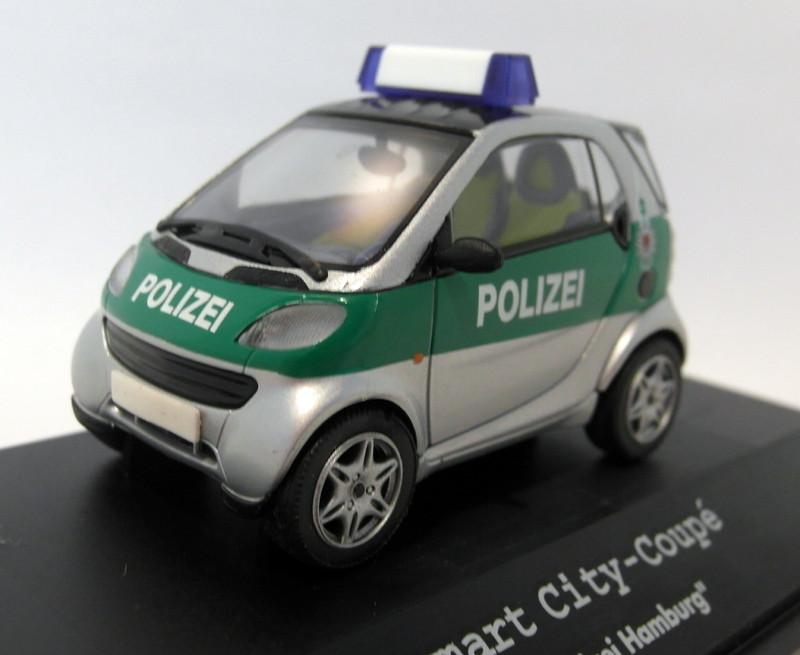 Herpa models 1/43 Scale diecast - 070591 Smart City Coupe Polizei Hamburg Police