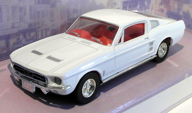 Dinky 1/43 Scale DY-16 - 1967 Ford Mustang Fast Back - White