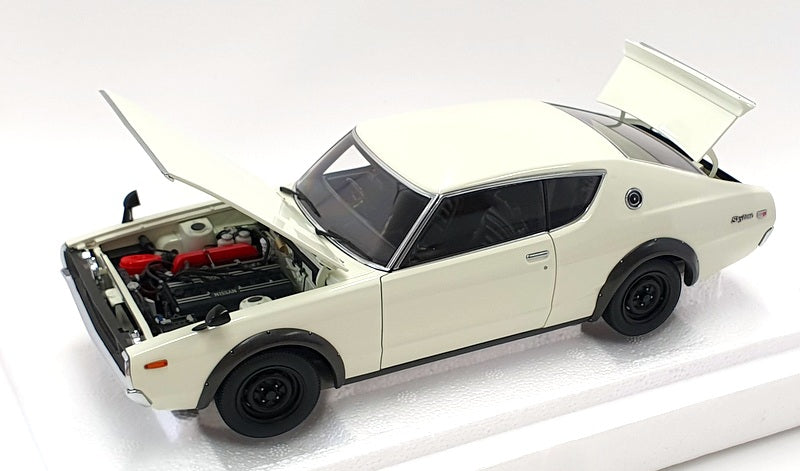 Autoart 1/18 Scale 77472 - Nissan Skyline 2000 GT-R (KPGC110) - White