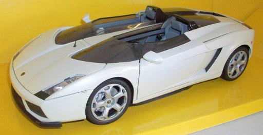 Mondo 1/18 Scale - 500390 Lamborghini Concept S - White