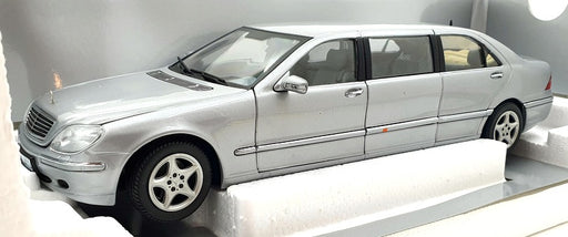 Sunstar 1/18 Scale 4114 - Mercedes Benz S Class Pullman Limousine Silver