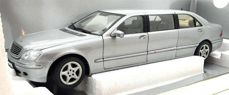Sunstar 1/18 Scale 4114 - Mercedes Benz S Class Pullman Limousine Silver