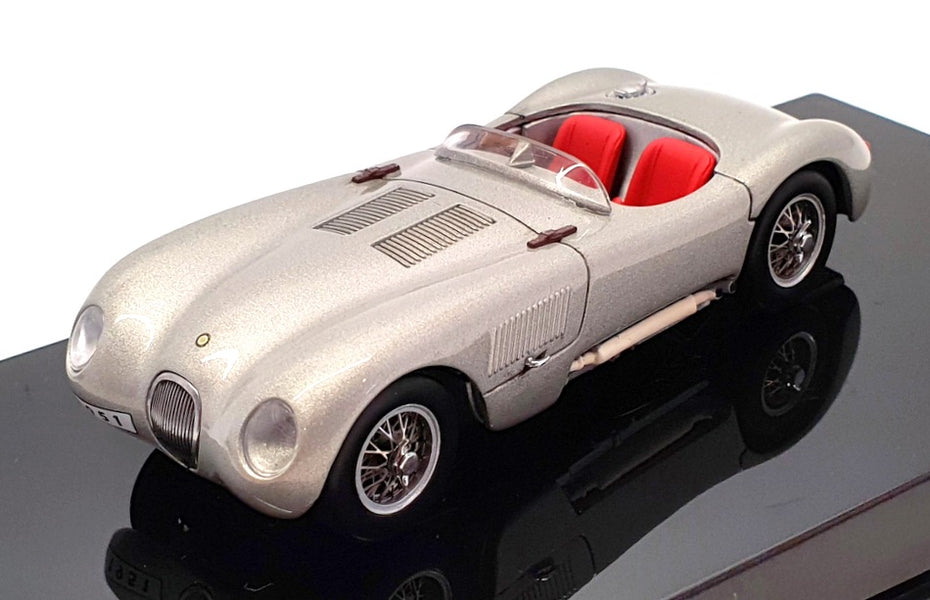 コ*匠様 AUTOart Jaguar C-Type 1:18 スケール CMC shines again with a masterpiece: Jagaur C-Type 1953
