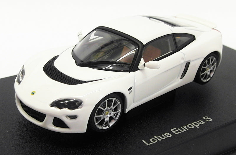 Autoart 1/43 Scale Diecast Model Car 55358 - Lotus Europa S - White