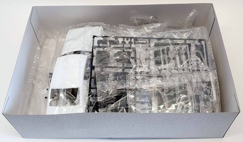 Aoshima 1/24 Scale Model Car Kit 2005SA - Skyline Ken & Mary Shodai Version.