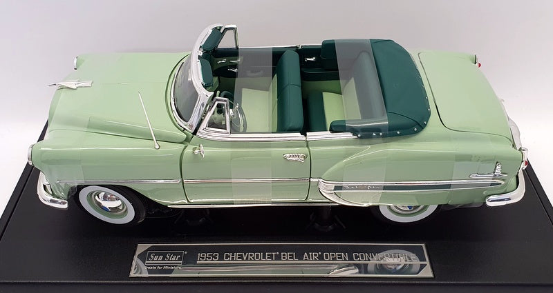 Sunstar 1/18 Scale Model 1624 - 1953 Chevrolet Bel Air Conv - Surf Green