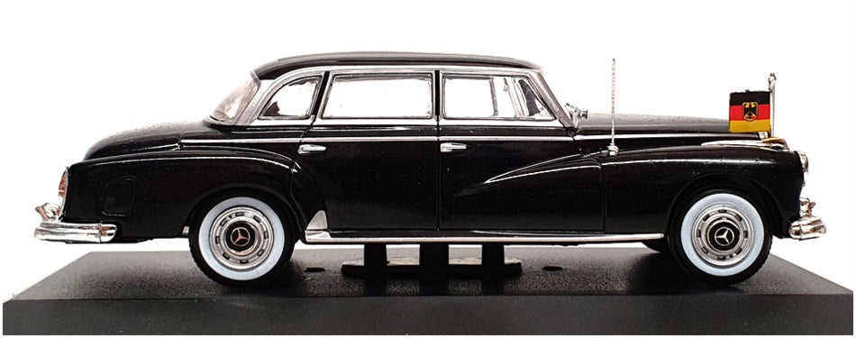 Atlas Editions 1/43 Scale 7 905 002 - 1957 Mercedes Benz 300d - Black
