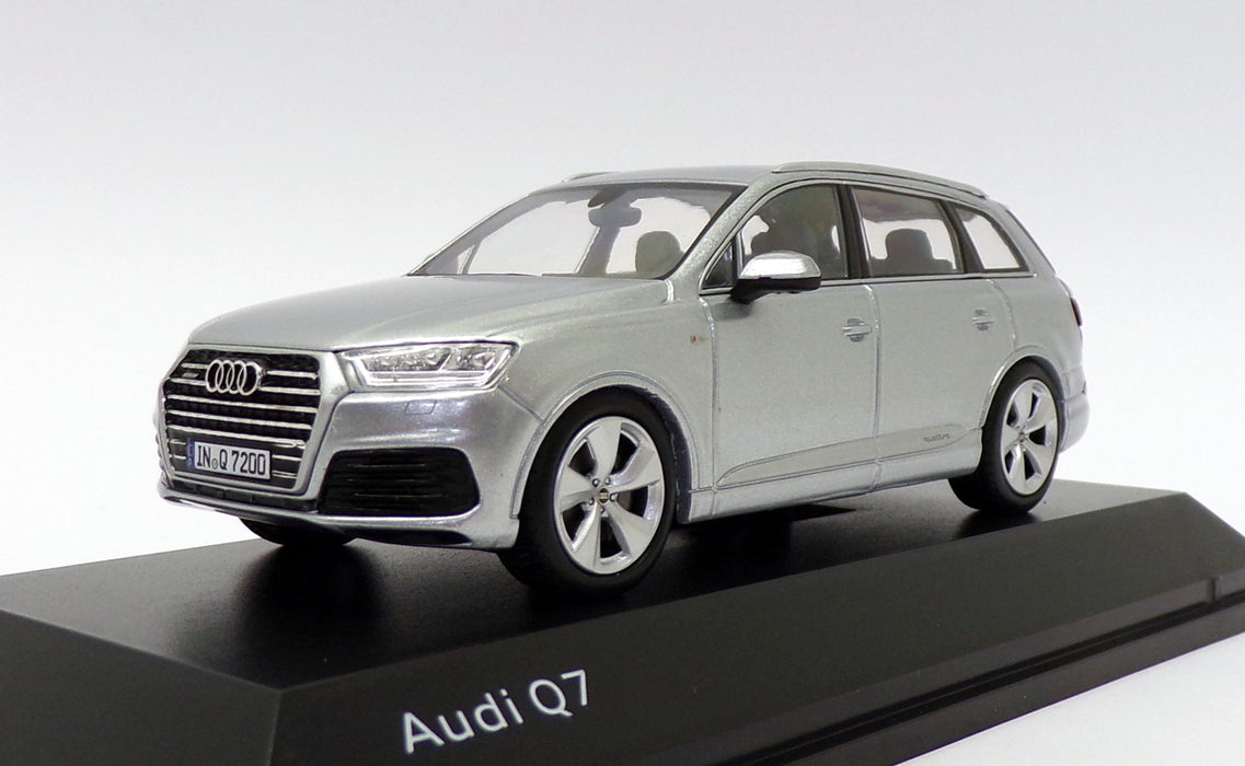 Spark 1/43 Scale Model Car 501.14.076.13 - Audi Q7 - Foil Silver