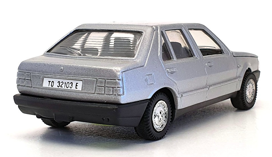 Polistil 1/43 Scale Model Car 05303 - Fiat Croma - Silver Polistil 1/43 Scale Model Car 05303 - Fiat Croma - Silver